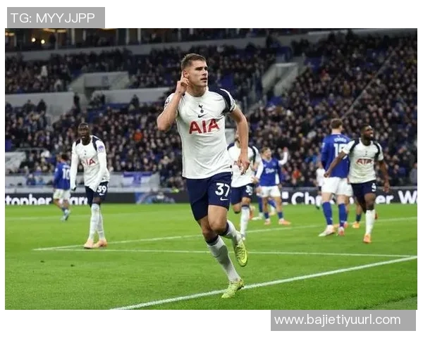 热刺计划与范德芬洽谈新合同期待提升球员薪资待遇