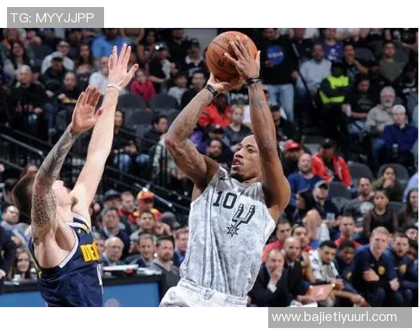 克雷格波特精彩表现撤步远投被犯规成功打成三分加一 克雷格波特精彩表现撤步远投被犯规成功打成三分加一