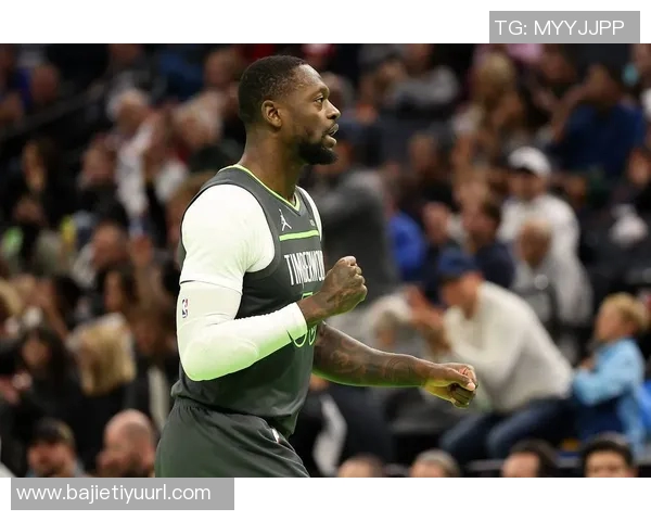 兰德尔上半场表现出色10投6中贡献15分3篮板3助攻数据全面 兰德尔上半场表现出色10投6中贡献15分3篮板3助攻数据全面