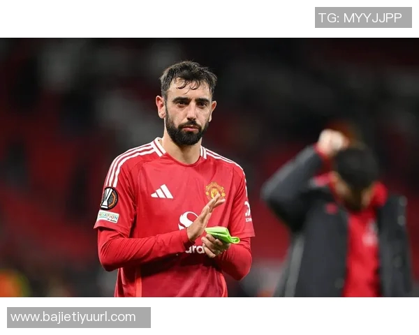 B费庆祝曼联300场出战成就午睡习惯或助高出勤率提升表现